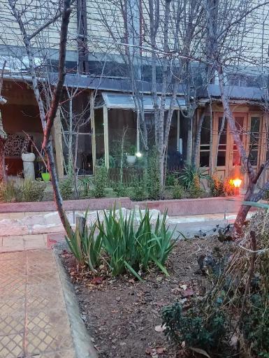 عکس رستوران سنتی شب نشین