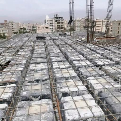 عکس کارگاه تیرچه بلوک و جرثقیل آبسری