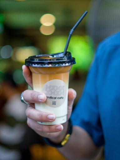 عکس کافه رادیکال