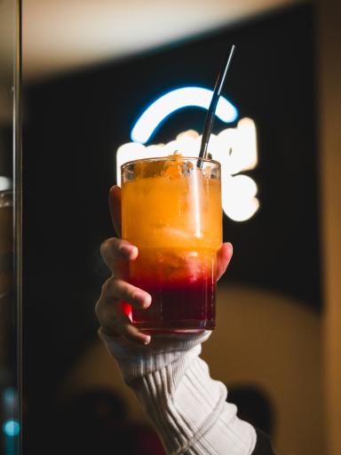 عکس کافه رادیکال