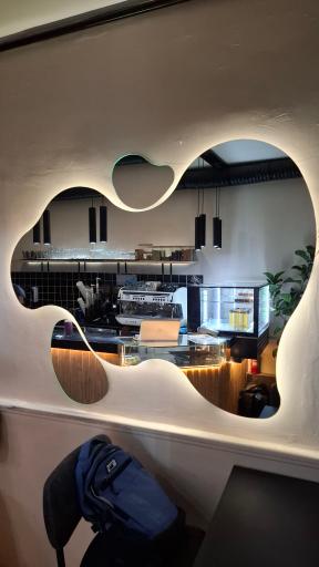 عکس کافه رادیکال