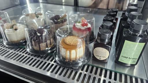 عکس کافه رادیکال