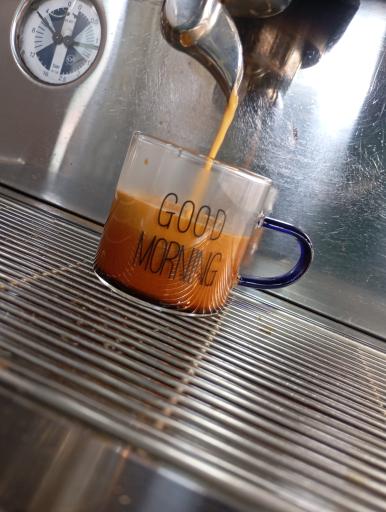 کافه صبحانه و قهوه مقصد
