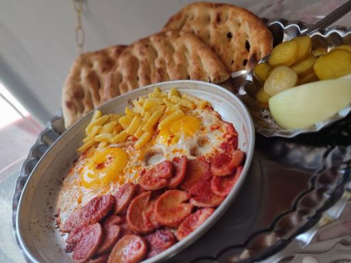 کافه صبحانه و قهوه مقصد