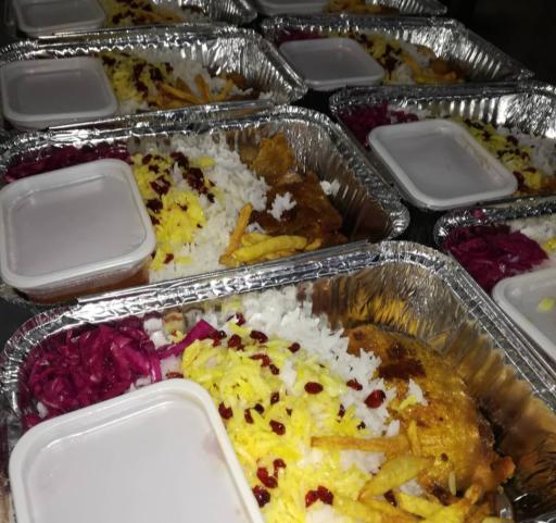 عکس تهیه غذای گلستان 