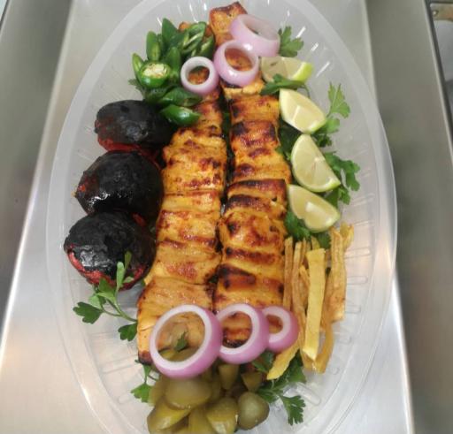 عکس تهیه غذای گلستان 