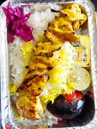 عکس تهیه غذای گلستان 