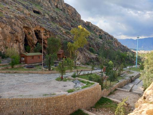 عکس غارهای پیش از تاریخ تنگ تیکاب کازرون