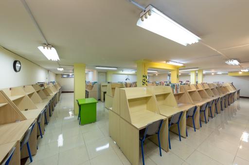 عکس متوسطه دوم دخترانه علوی (شعبه آریاشهر منطقه 5)