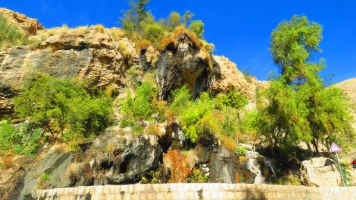 عکس غارهای پیش از تاریخ تنگ تیکاب کازرون