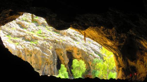 عکس غارهای پیش از تاریخ تنگ تیکاب کازرون