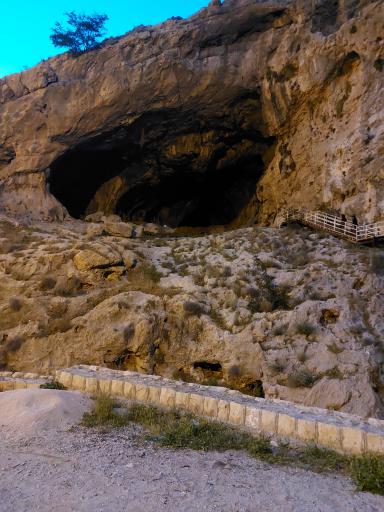 عکس غارهای پیش از تاریخ تنگ تیکاب کازرون