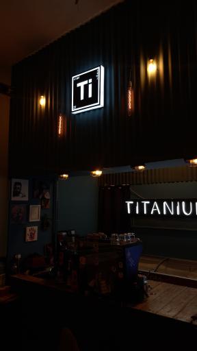 کافه تیتانیوم