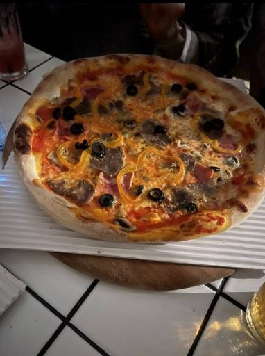 عکس پیتزا چمن