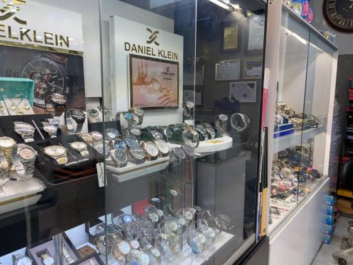 عکس گالری ساعت احمد خرم