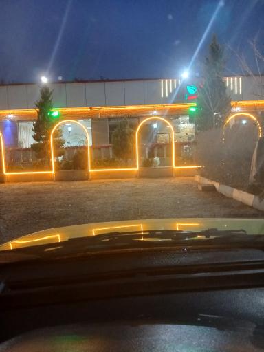 عکس  باغ رستوران بهشت پنهان