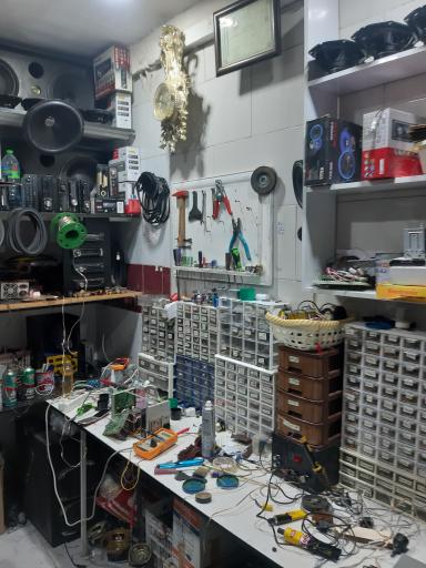 عکس تعمیرات صوتی و تصویری امپراطور 