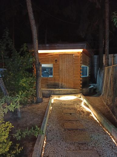 عکس  باغ رستوران بهشت پنهان