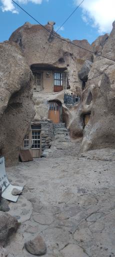 عکس سوﺋیت صخره ای بام کندوان