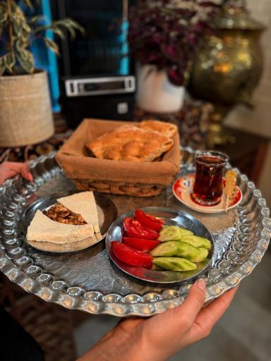 عکس صبحانه سرا آمیرزاد
