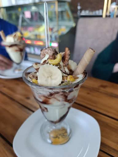 عکس بستنی و آبمیوه مخصوص گنجی گرمی