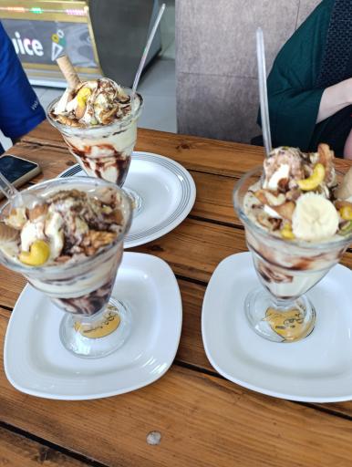 عکس بستنی و آبمیوه مخصوص گنجی گرمی