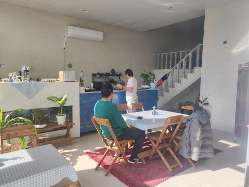 عکس صبحانه خوری موجب