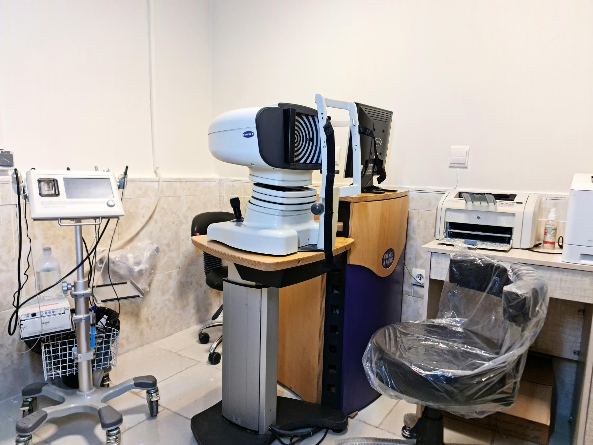 عکس دکتر امیرخانی (فوق تخصصی چشم پزشکی)