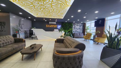 عکس درمانگاه تخصصی پوست و مو زندیه