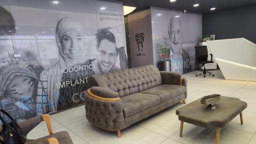 عکس درمانگاه تخصصی پوست و مو زندیه