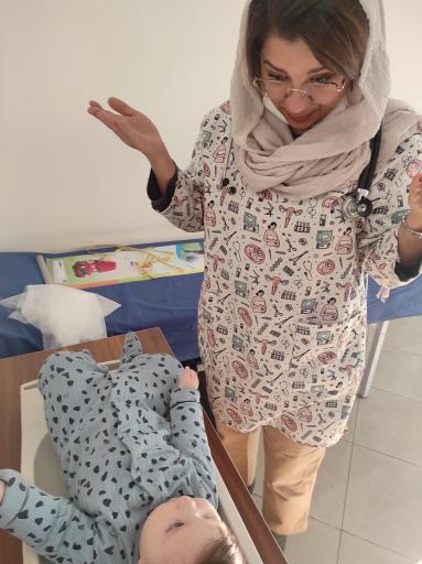 عکس نی نی ناجی دکتر مهرنوش جهانبین متخصص نوزادان و کودکان