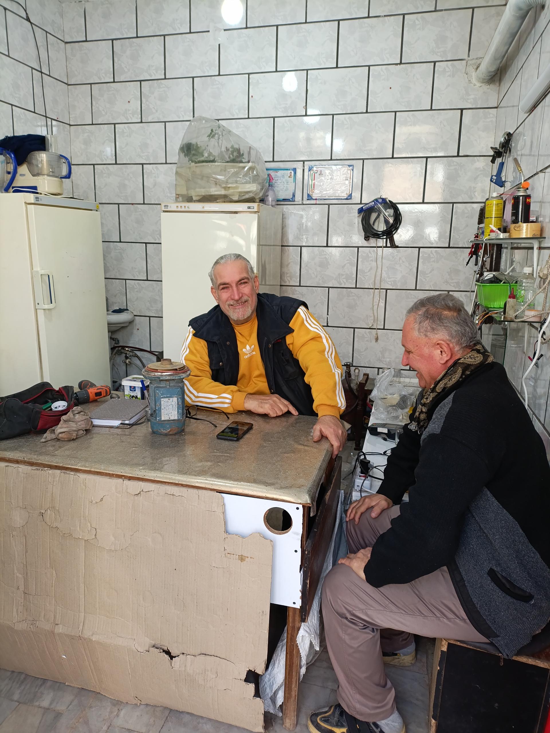 عکس تعمیر لوازم خانگی استاد کار