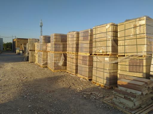 عکس فروشگاه کاشی و سرامیک افتاده