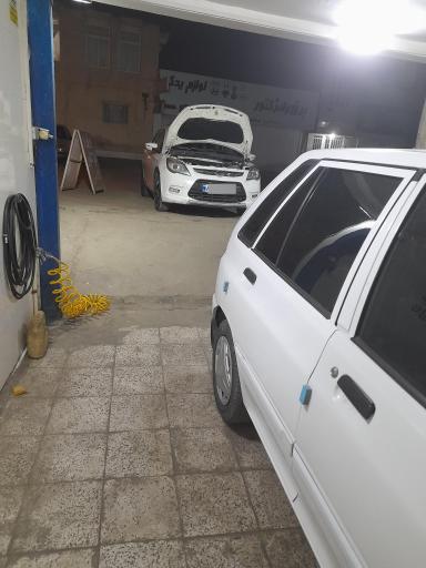 عکس تعمیرگاه کابلی (گاراژ دانیال)