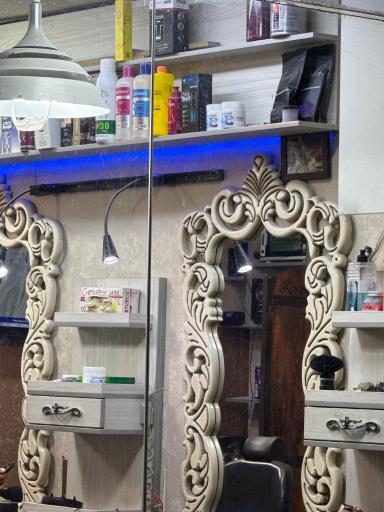 عکس آرایشگاه مردانه مدرن