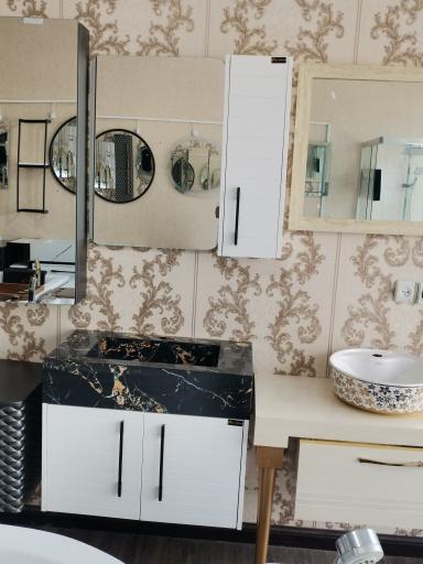 عکس بازرگانی لوکس ايران 