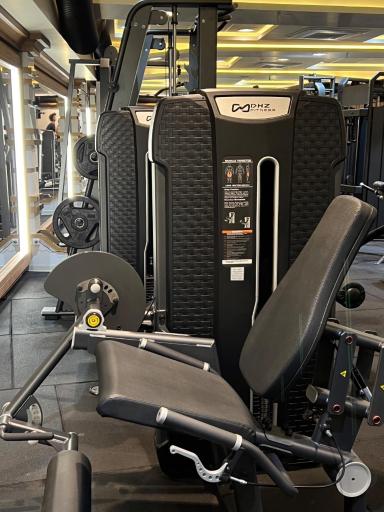 عکس باشگاه بدنسازی یونیک