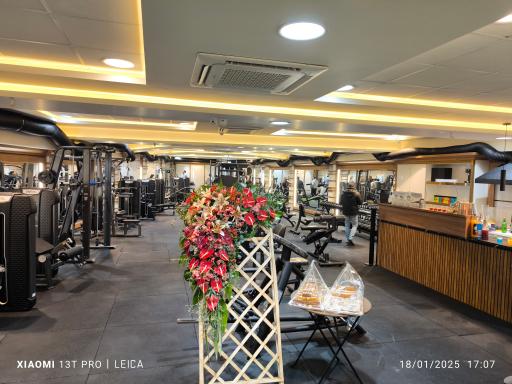 عکس باشگاه بدنسازی یونیک