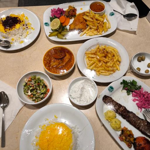 عکس رستوران سنتی کوچه باغ