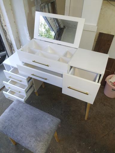 عکس نجاری میری