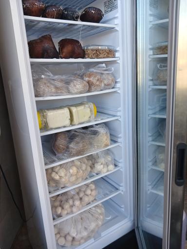 عکس محصولات طبیعی و خشکبار محمدی