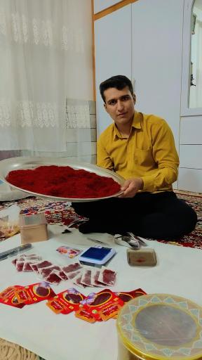 عکس زعفران مطمئن