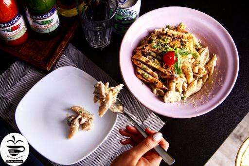 عکس کافه آلما