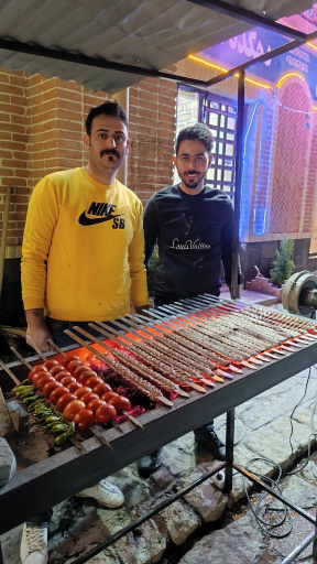 عکس سفره خانه سنتی دهکده سبز 