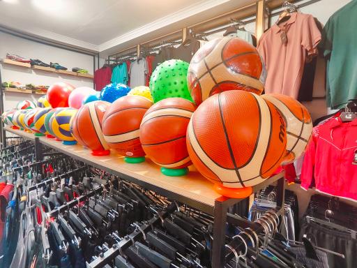 عکس فروشگاه لوازم ورزشی ایده‌آل