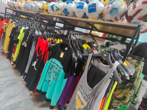 عکس فروشگاه لوازم ورزشی ایده‌آل