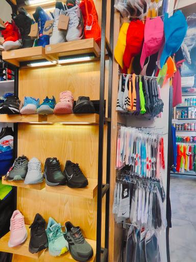 عکس فروشگاه لوازم ورزشی ایده‌آل