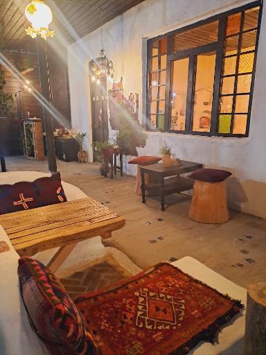 عکس کافه کارگاه گلابه