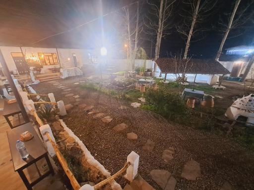 عکس کافه کارگاه گلابه