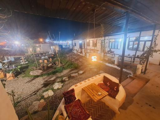 عکس کافه کارگاه گلابه